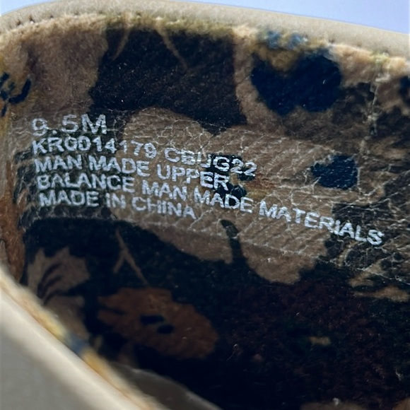 2271- Korks Ankle Boots Cream Colors Size 9.5 M NWT - Picture 14 of 14